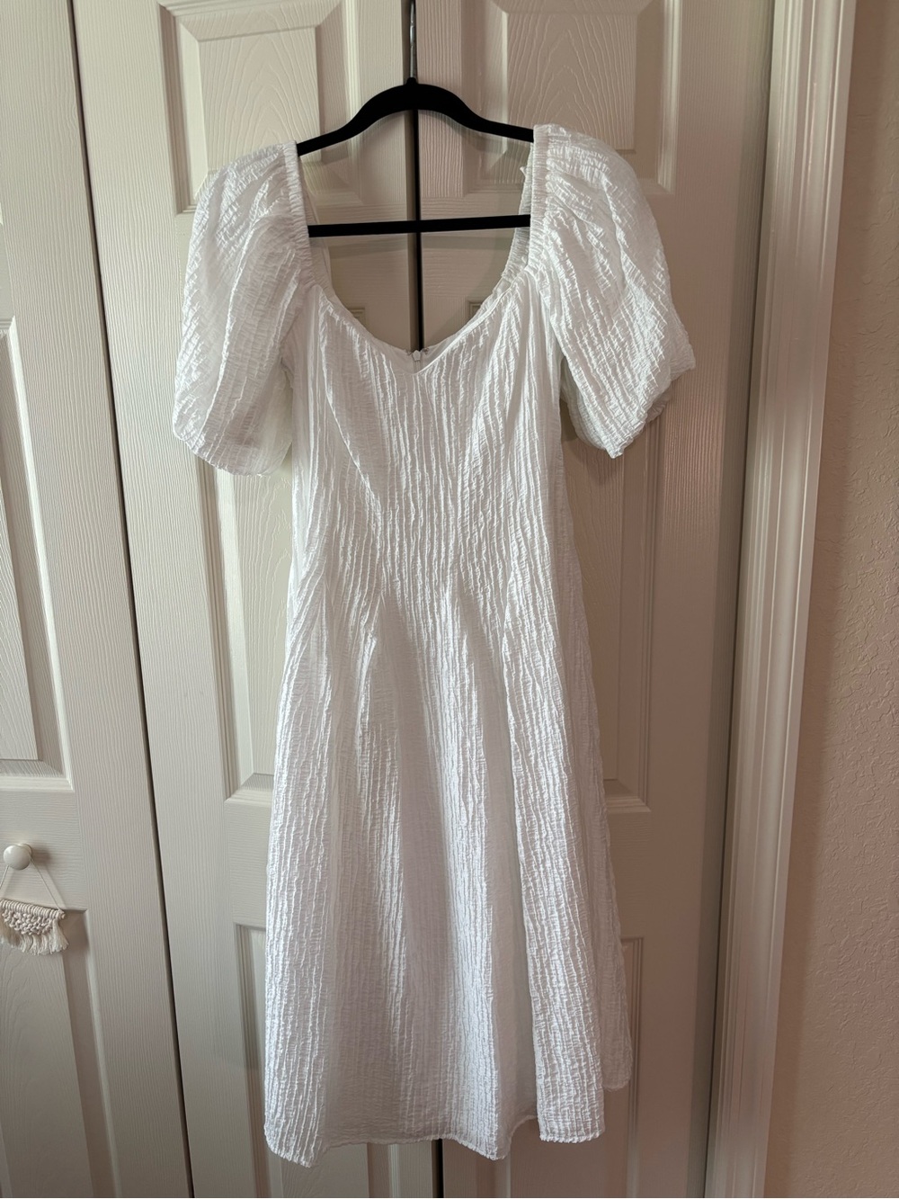 Lulu's White Puff-Sleeve Textured Midi Dress